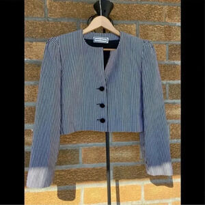 Carolina herrera crop blazer size 8
